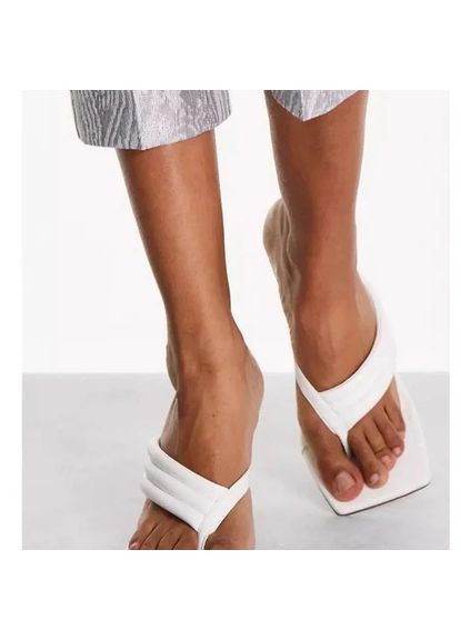 Шльопанці-в'єтнамки Asos herring padded toe thong heeled sandals (290842770)