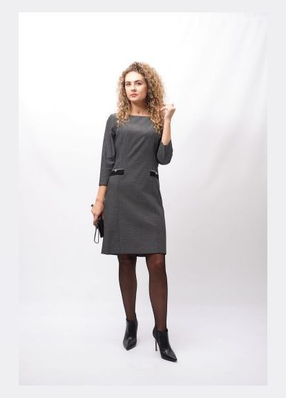 Чорна сукня Парада