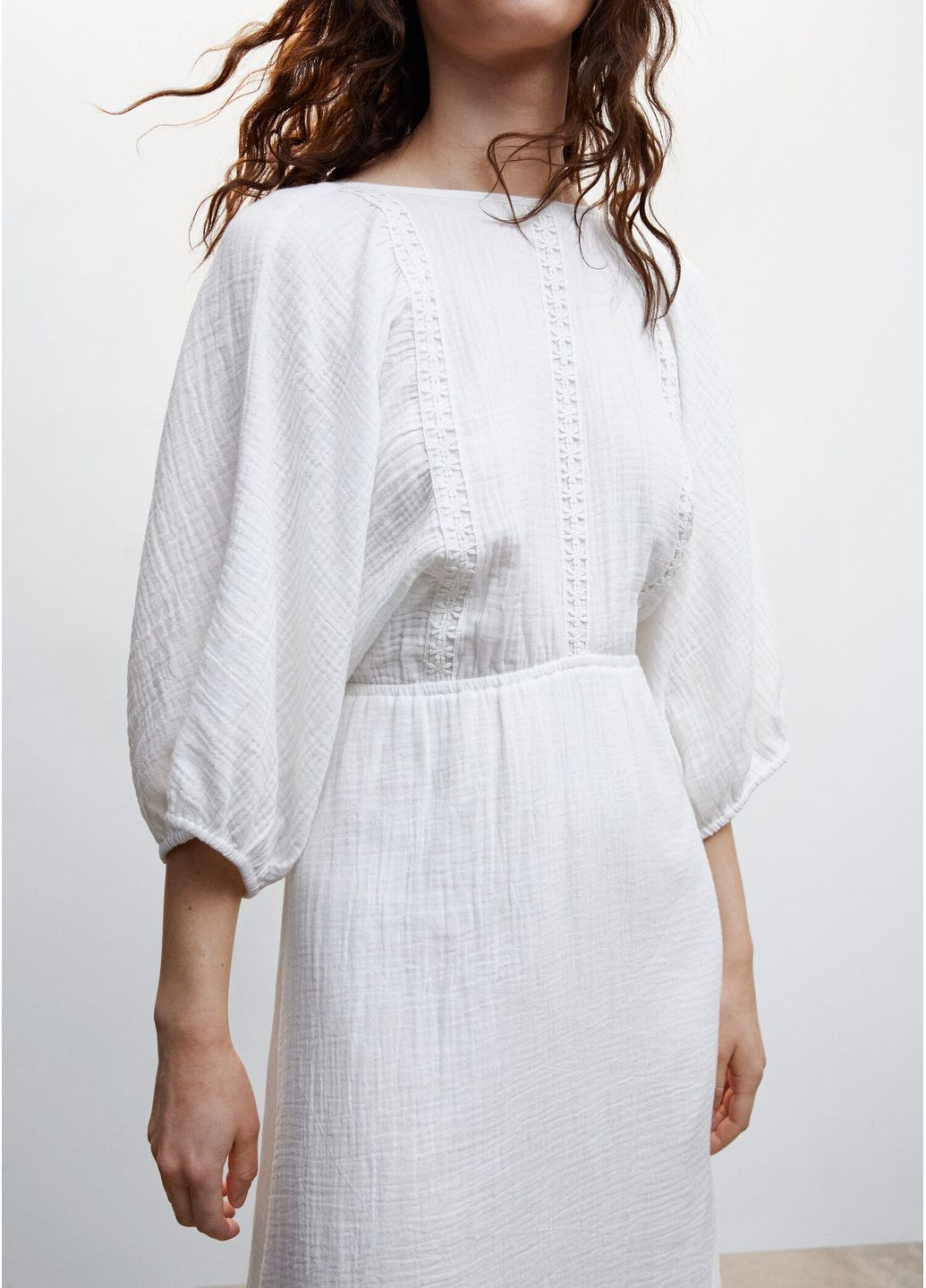 Белое повседневный хлопковое платье с завязкой сзади Mango однотонное