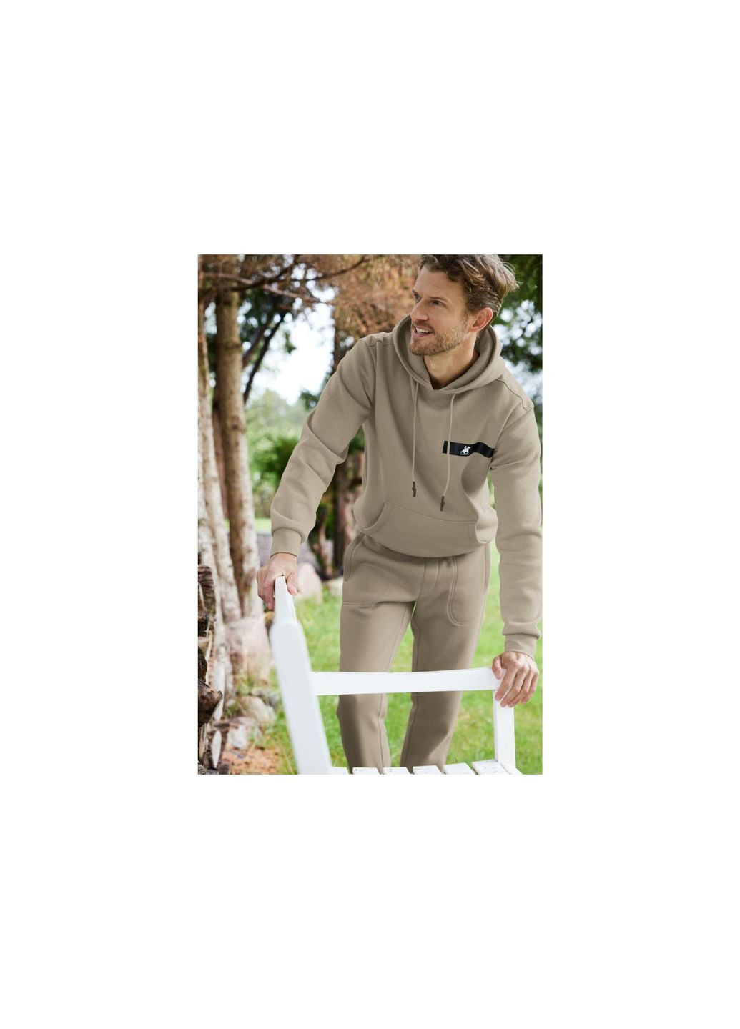 Бежевые спортивные демисезонные зауженные брюки Livergy