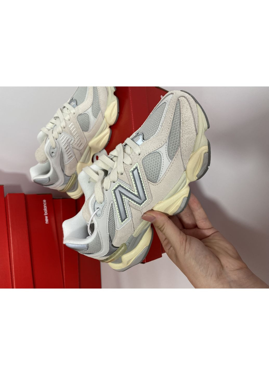 Сірі Осінні кросівки чоловічі new balance 9060 light grey нью беланс 9060 No Brand