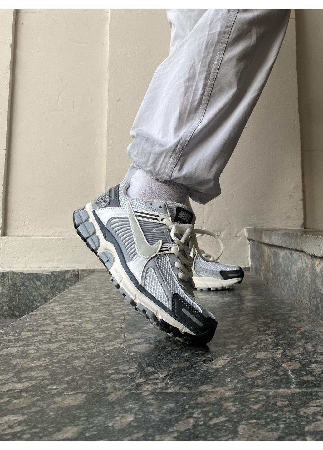 Сірі Осінні кросівки чоловічі nike zoom vomero 5 grey white найк аір зум вомеро 5 No Brand