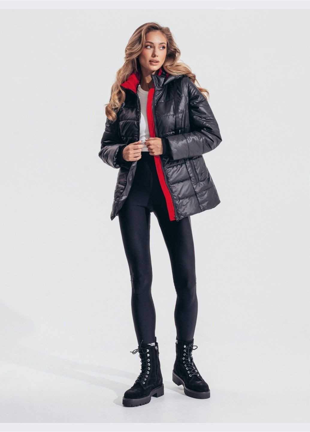 Чорна демісезонна демісезонна куртка з вшитим капюшоном чорна Dressa