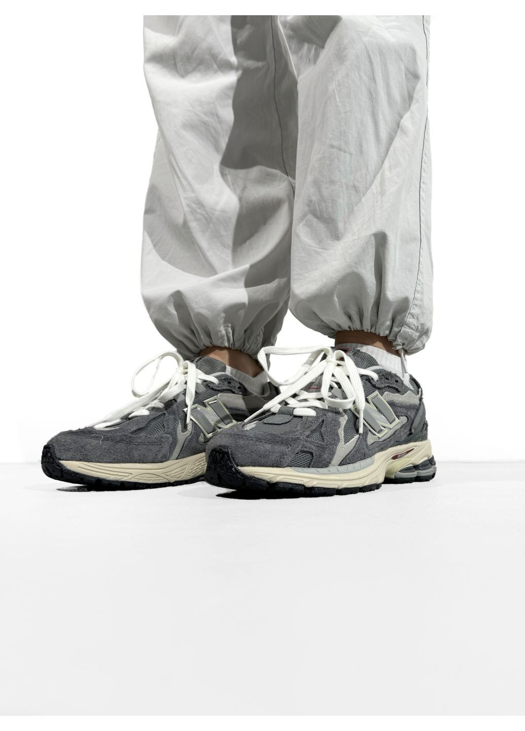 Серые демисезонные кроссовки мужские new balance 1906d grey / beige нью беланс 1906d No Brand