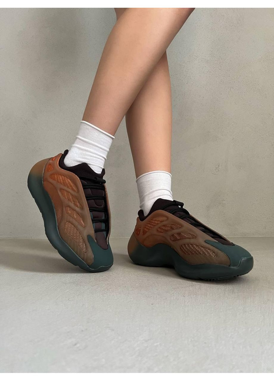 КРОСІВКИ ЖІНОЧІ ADIDAS YEEZY BOOST 700 V3 FADE АДІДАС ІЗІ БУСТ No Brand чорні демісезони (369390508)