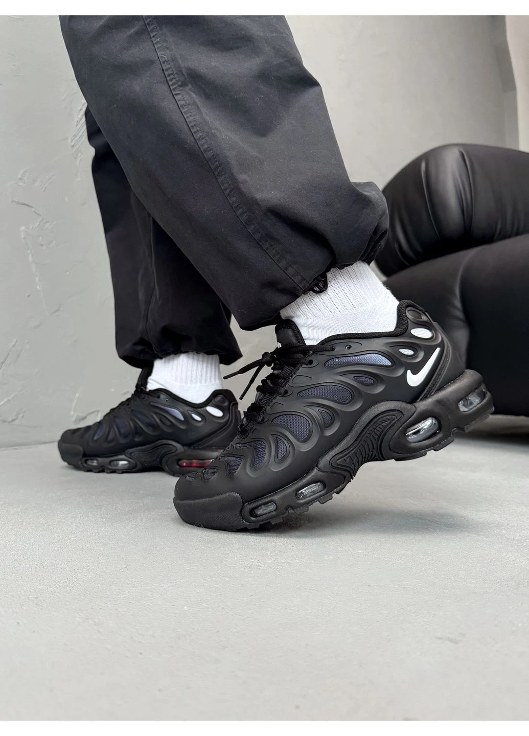 Белые летние кроссовки nike air max tn plus drift black/white logo найк аир макс тн плюс No Brand