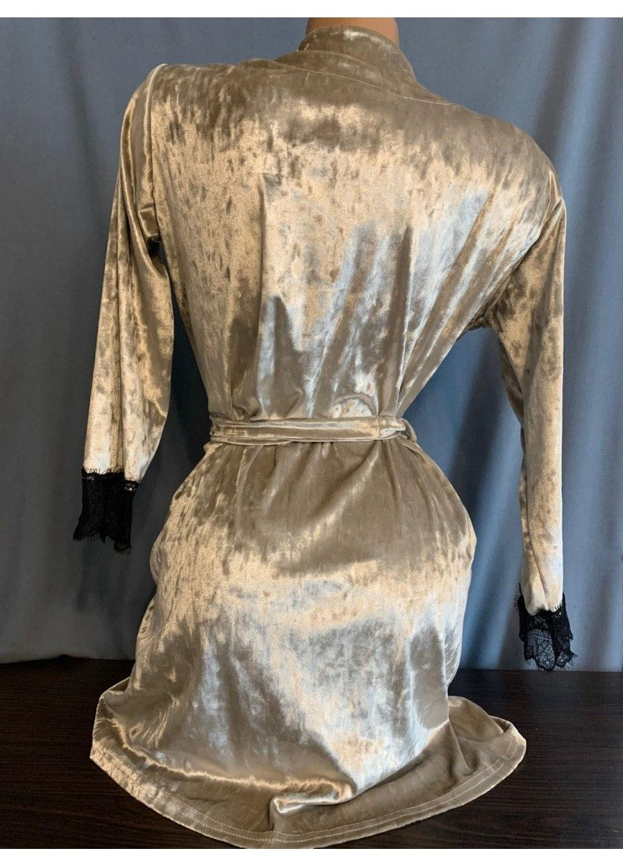 Оксамитовий халат із поясом No Brand (351857548)