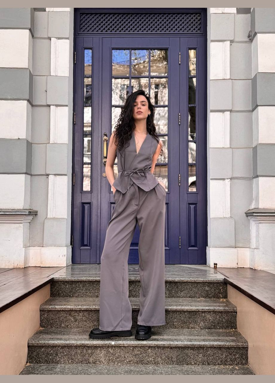 Класичний костюм з жилеткой Україна (332670405)