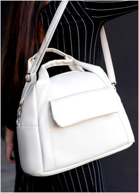 Жіноча спортивна сумка з кишенями Молочна (10560371625) Sambag (361244769)