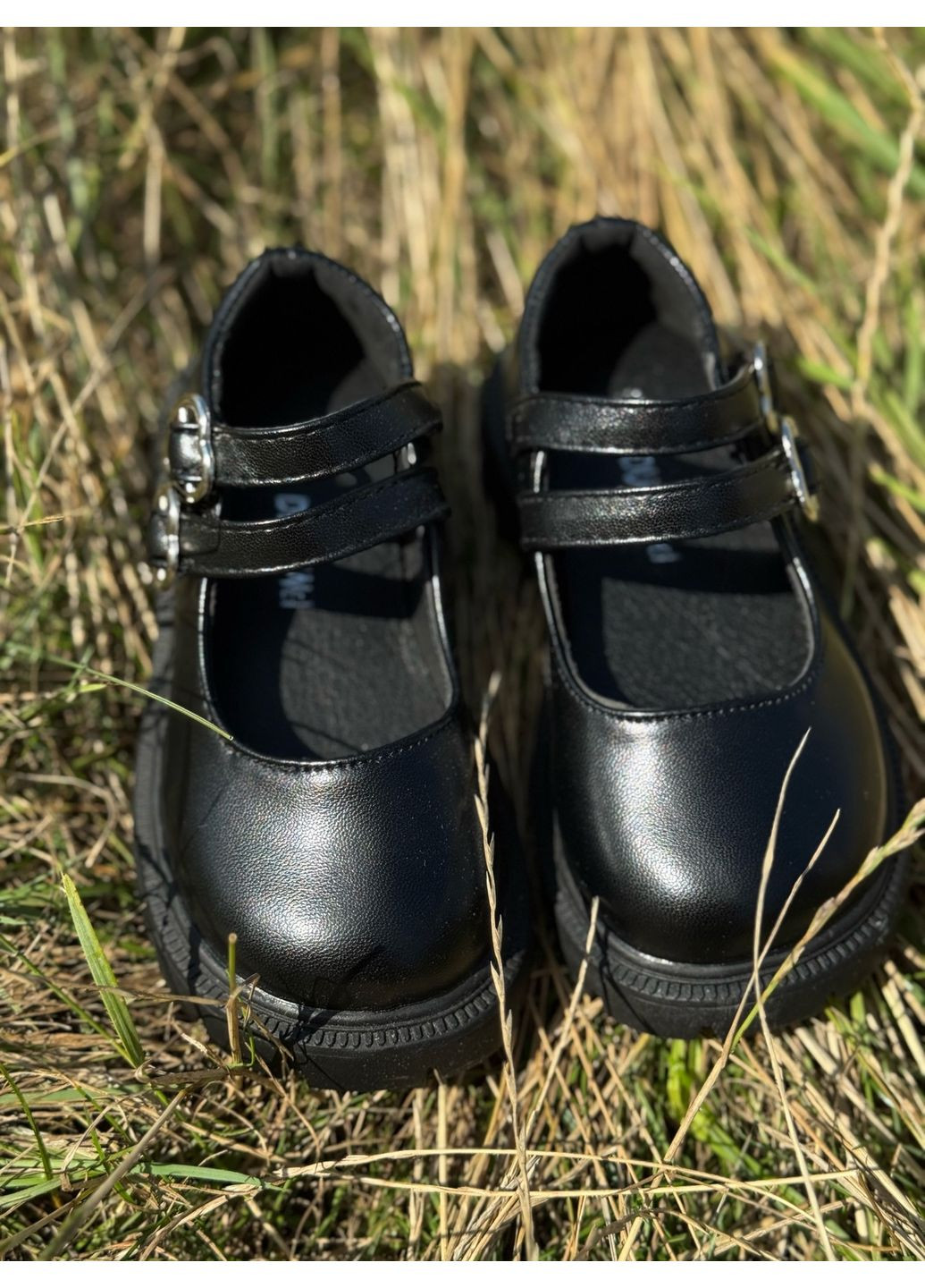 Стильні лофери для дівчинки з сердечками колір чорний 10904 No Brand (350198008)