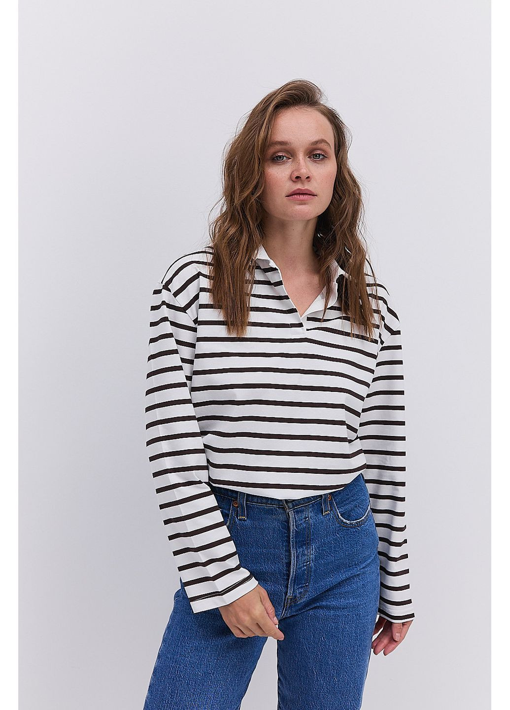 Лонгслив с воротником поло молочный в коричневую полоску Arjen (364967636)