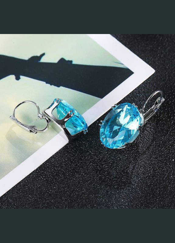 Сережки з блакитними кристалами код 1880 PTR No Brand (317769558)
