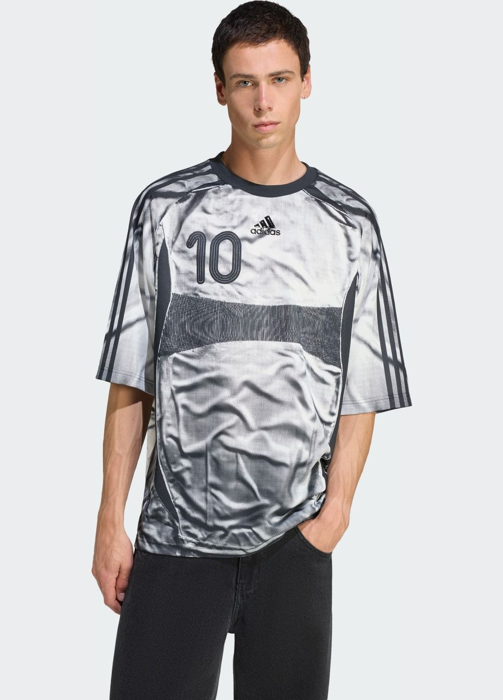 Белый демисезонный спортивный лонгслив adidas с логотипом