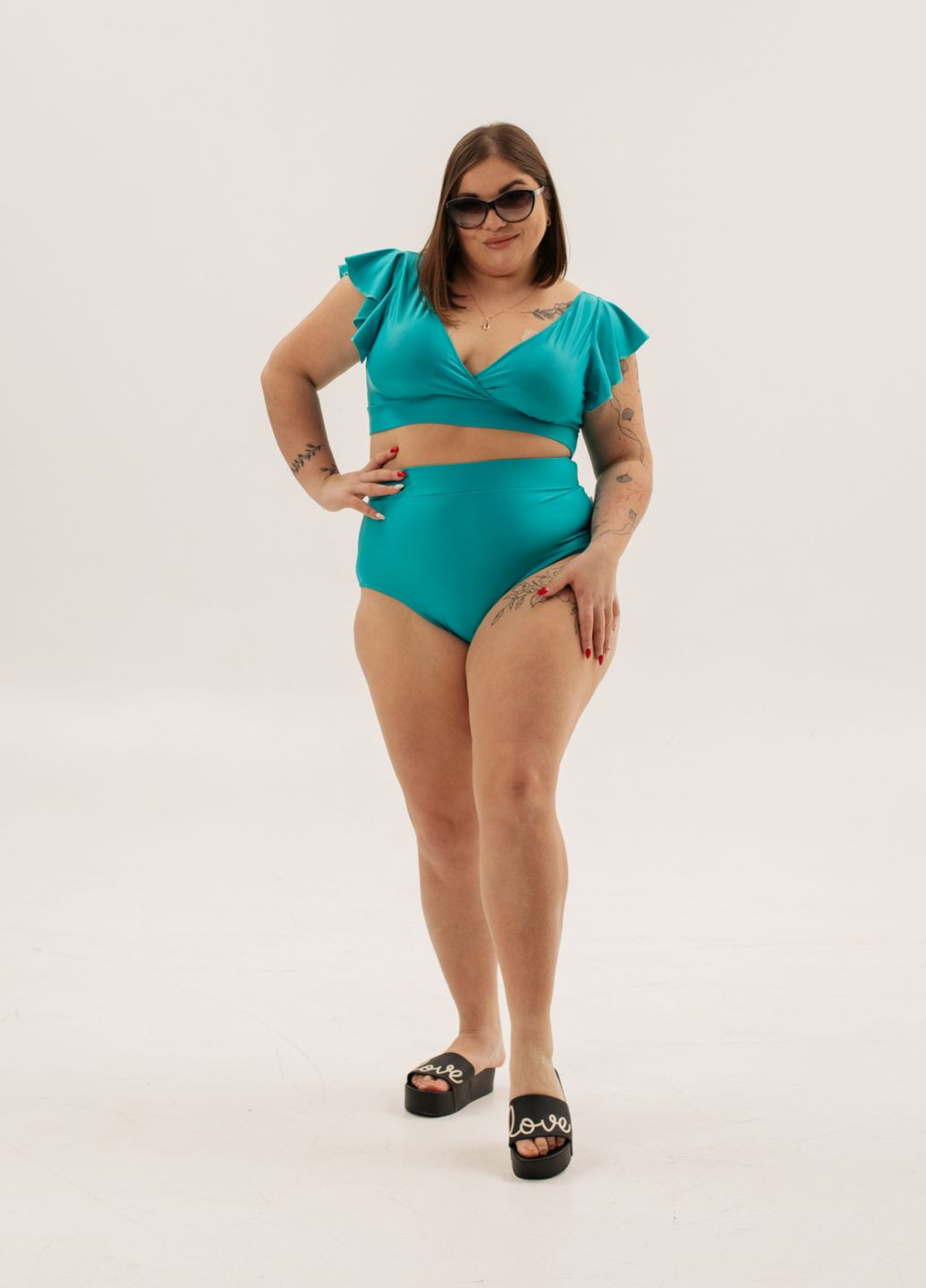 Бирюзовый летний раздельный купальник черный низ-плавки раздельный, топ, купальник-платье Ods Роздільний купальник з високою талією і топом на запах з рюшами