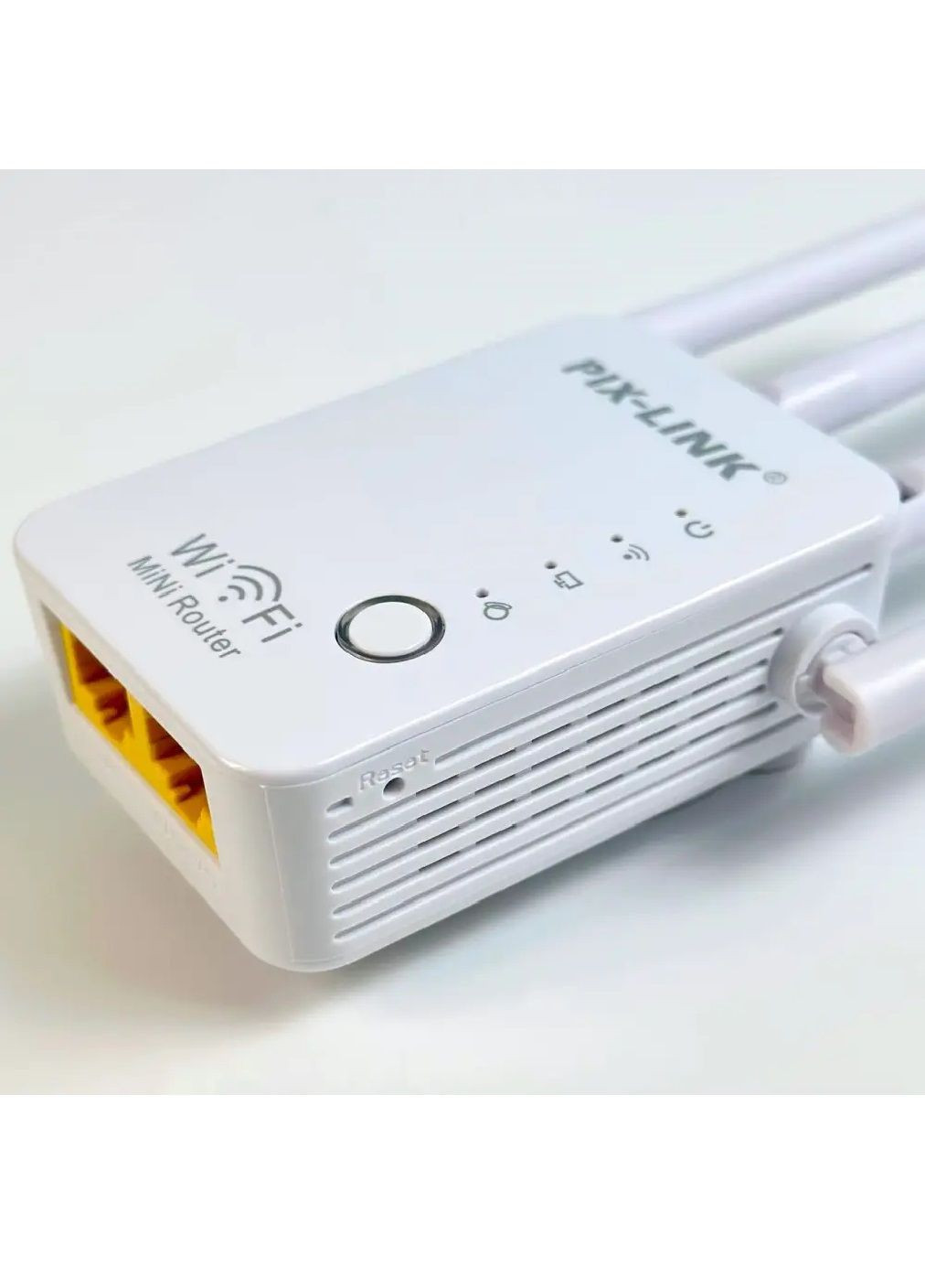 Повторитель усилитель WiFi сигнала с 4-мя наклонными антеннами Pix-Link скорость до 300мб/с 9.5х6.3х3.5 см (478147-Prob) Unbranded (306681947)