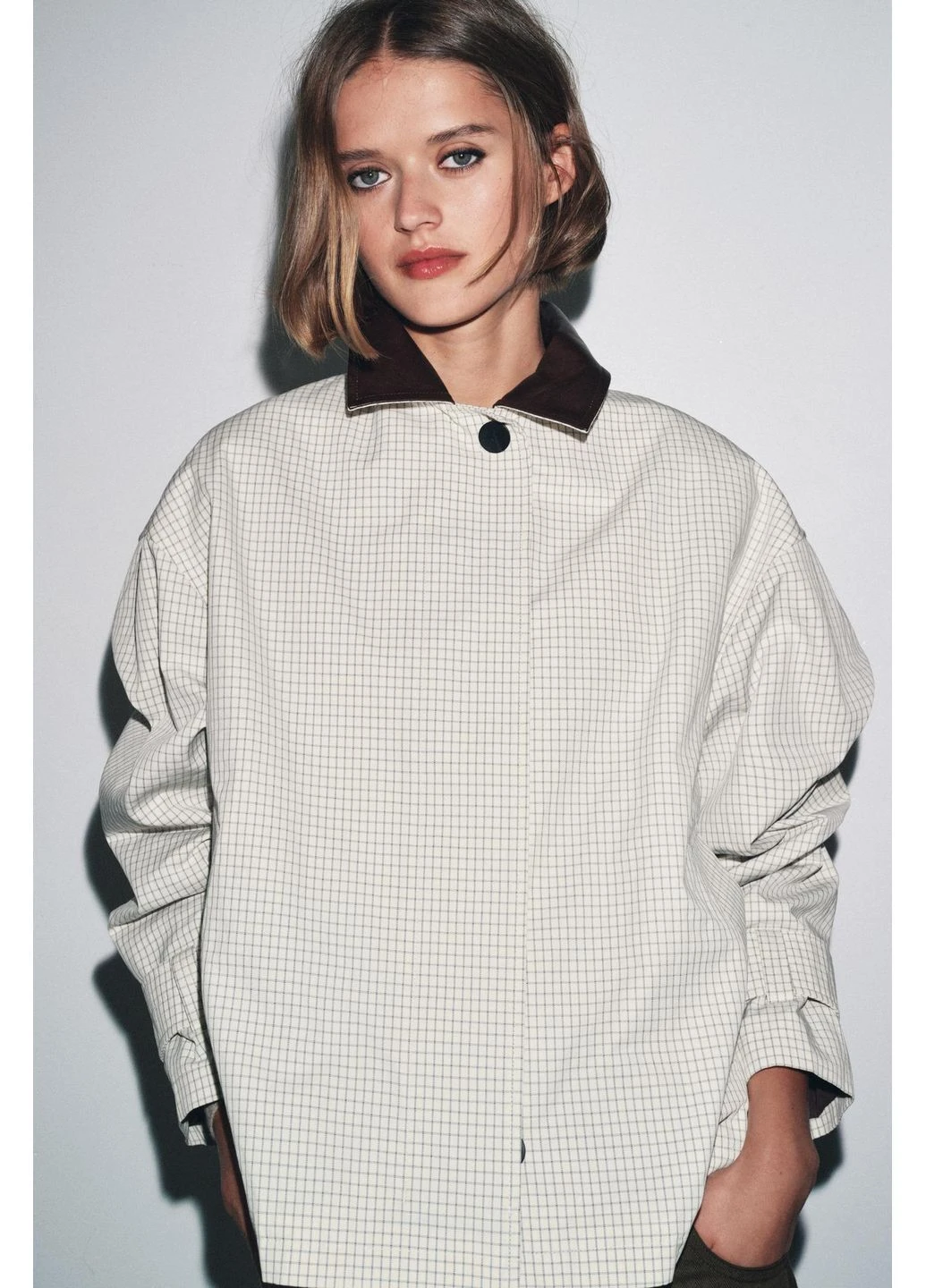 Комбинированная короткий тренч zw collection с кожаным воротником Zara