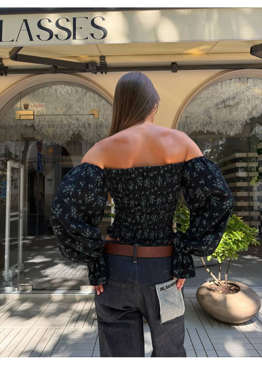 Муслиновий чорний топ зі спущеними плечима та відкритим декольте No Brand 269-1 (352710169)