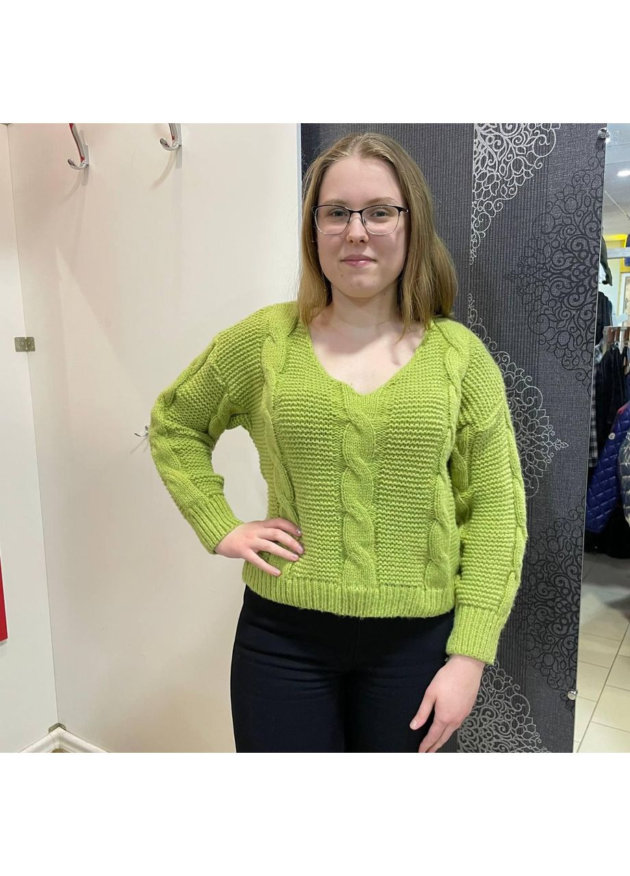 Зеленый зимний женский свитер теплый мыс джемпер укороченный косы m-l зеленый No Brand
