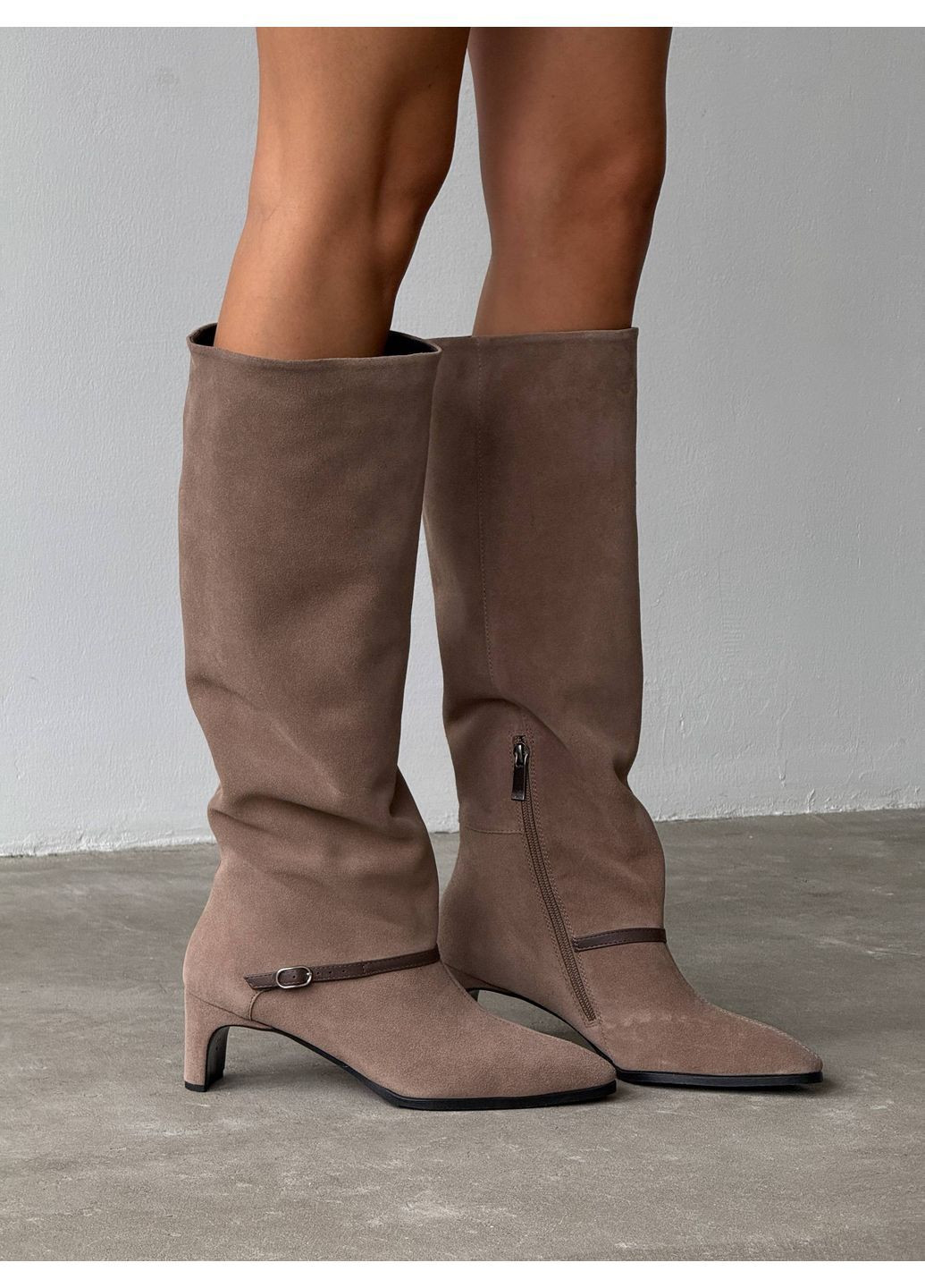 Осенние стильные женские сапоги No Brand с пряжкой