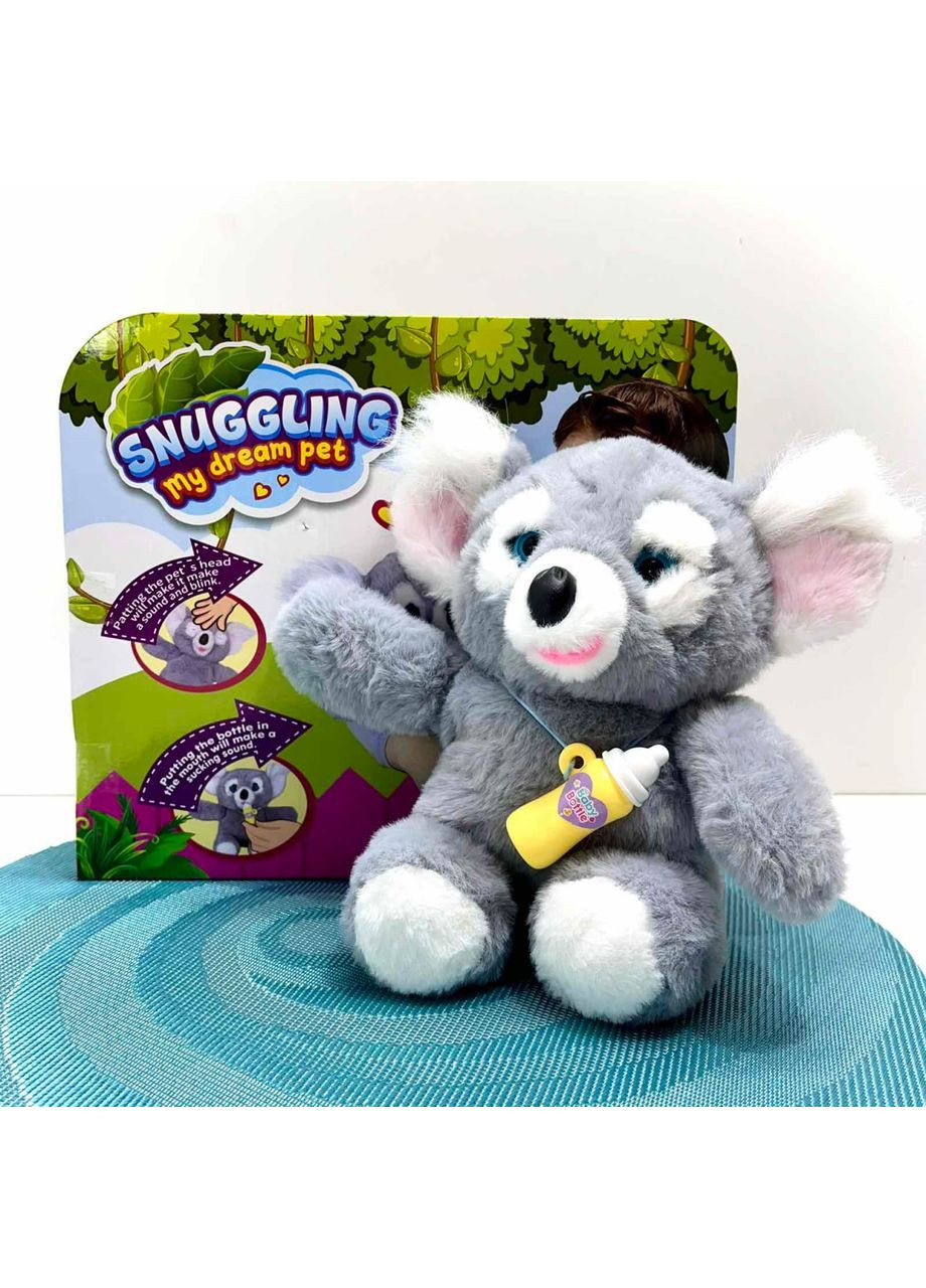 Коала інтерактивна м'яка іграшка пляшечка в комплекті моргає сенсорний та магнітний датчик звук 24см Сірий (933-216 E) No Brand (362577005)