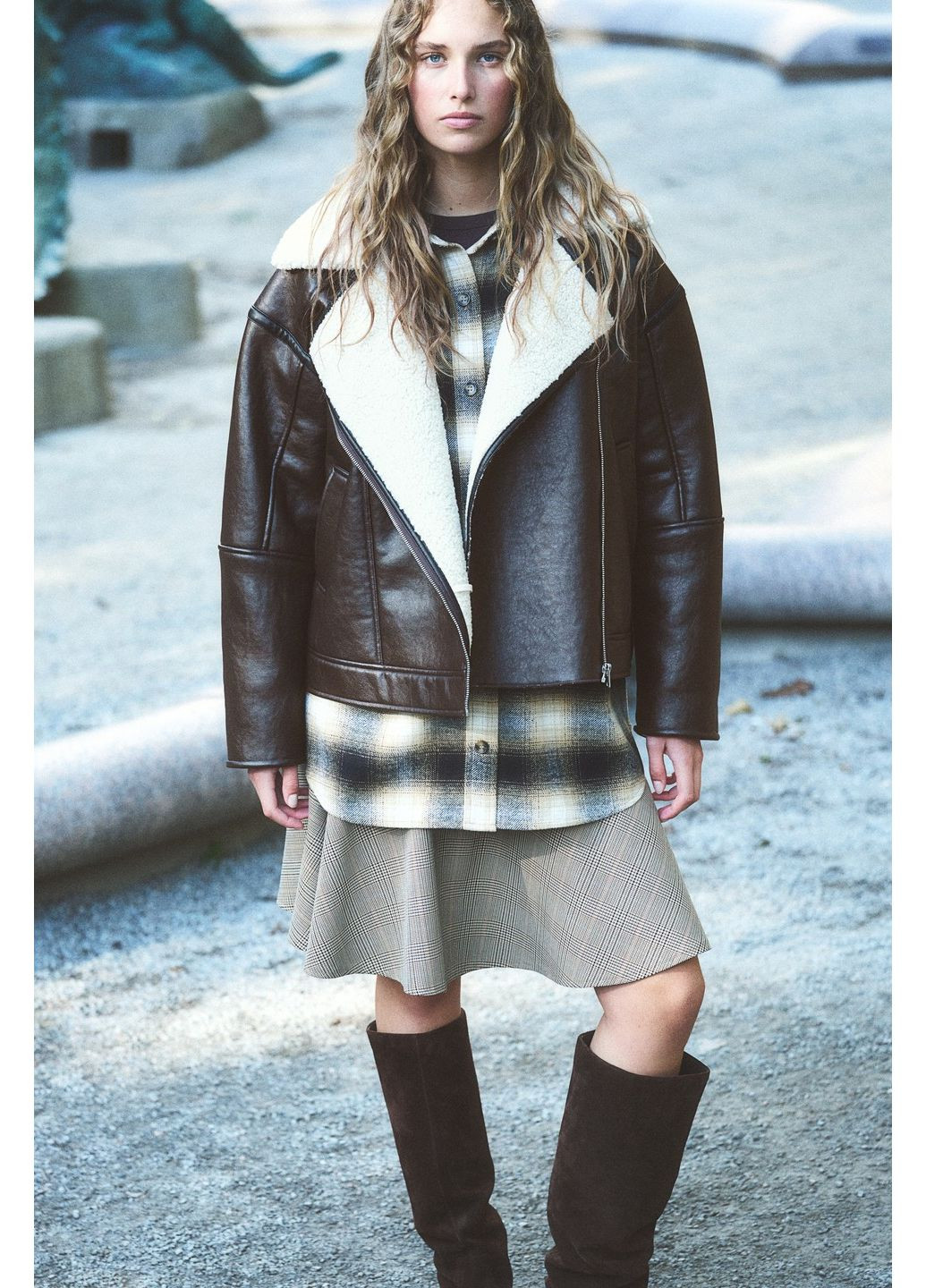 Коричнева демісезонна куртка зі штучної шкіри H&M