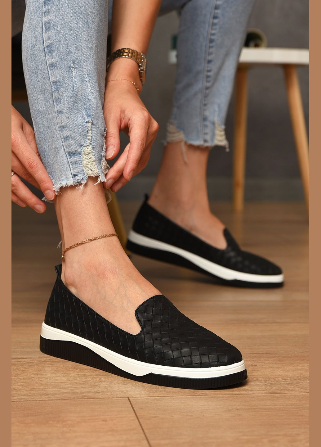 Let's Shop Туфли-лоферы женские черного цвета лоферы черный з искусственный мех, искусственная кожа, украина — демисезон (345569352)