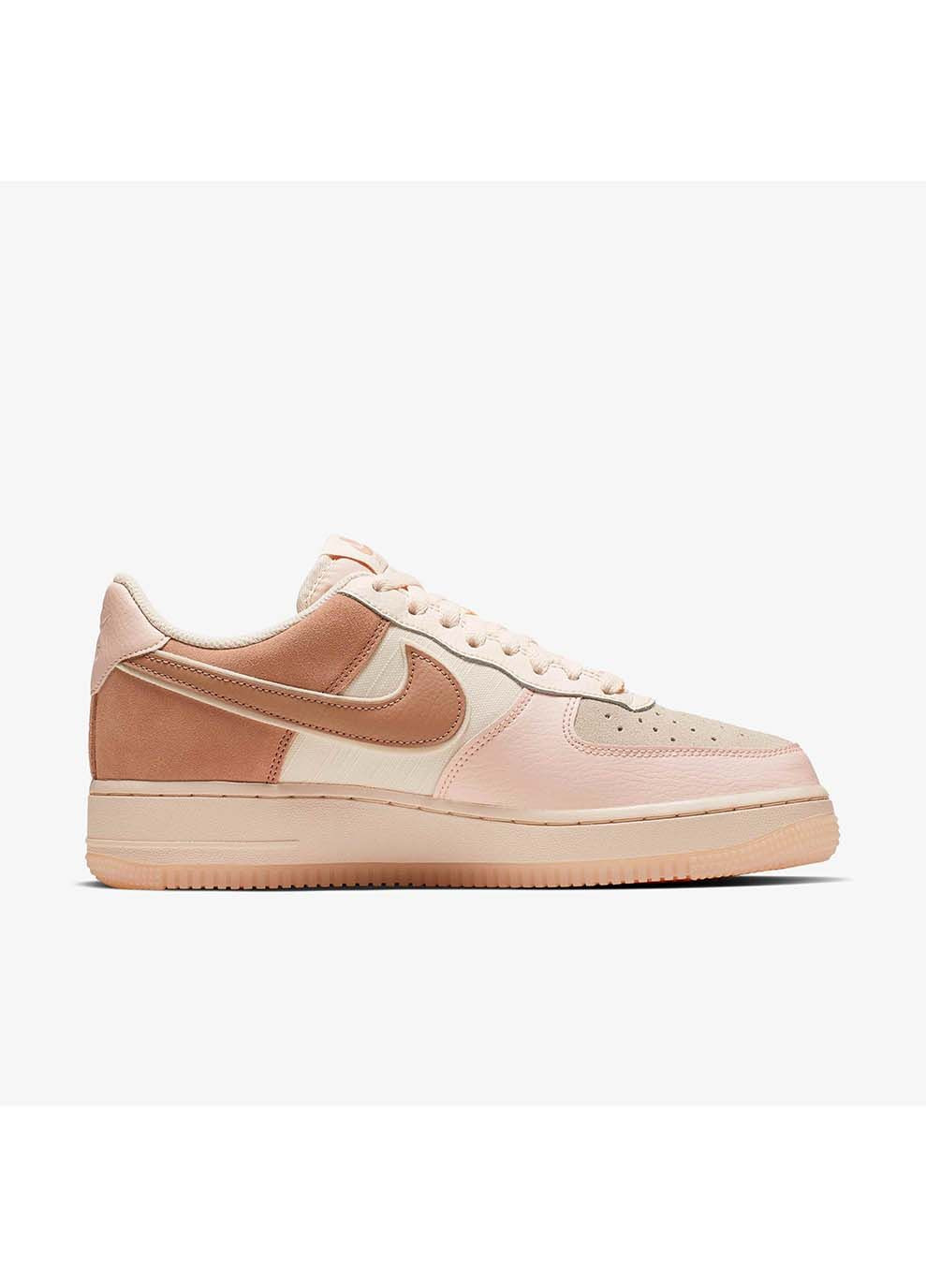 Женские Кроссовки WMNS AIR FORCE 1 07 PRM Бежевый Nike бежевые демисезоны (367590122)