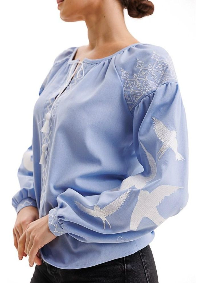 Вышиванка женская с ласточками на рукавах гладью голубая MKAR32828-5 Modna KAZKA (278432602)