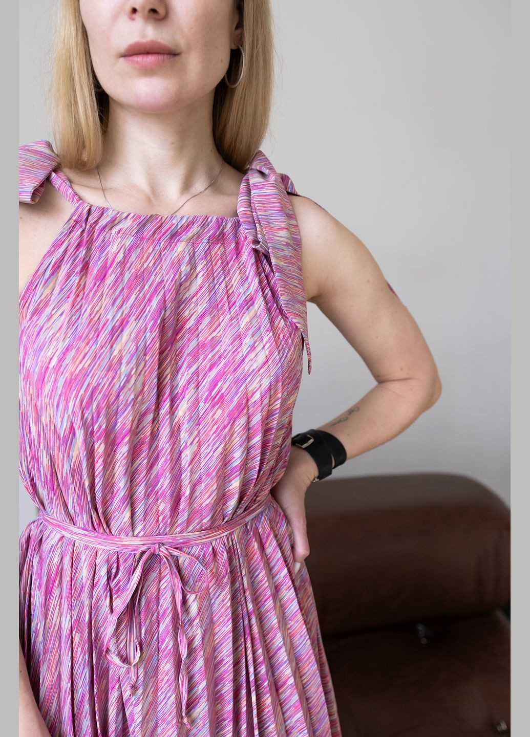 Летний женский летний плиссированный малиновый сарафан с цветным принтом Capricious с узором «градиент»)