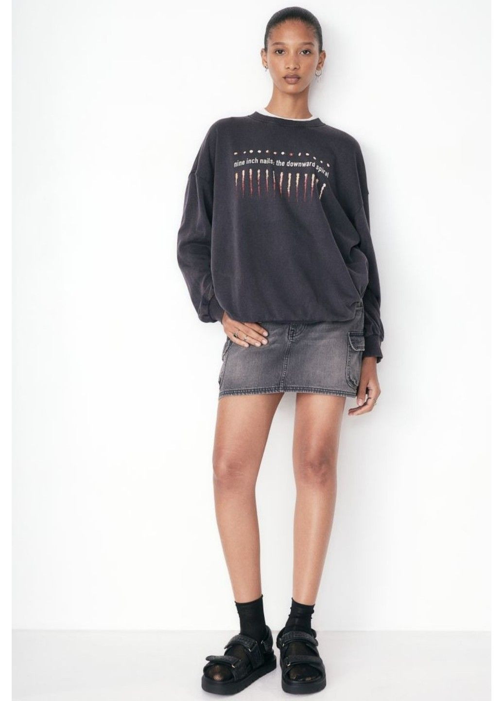 Темно-сірий демісезонний жіночий світшот оверсайз з принтом н&м (57693) s темно-сірий H&M