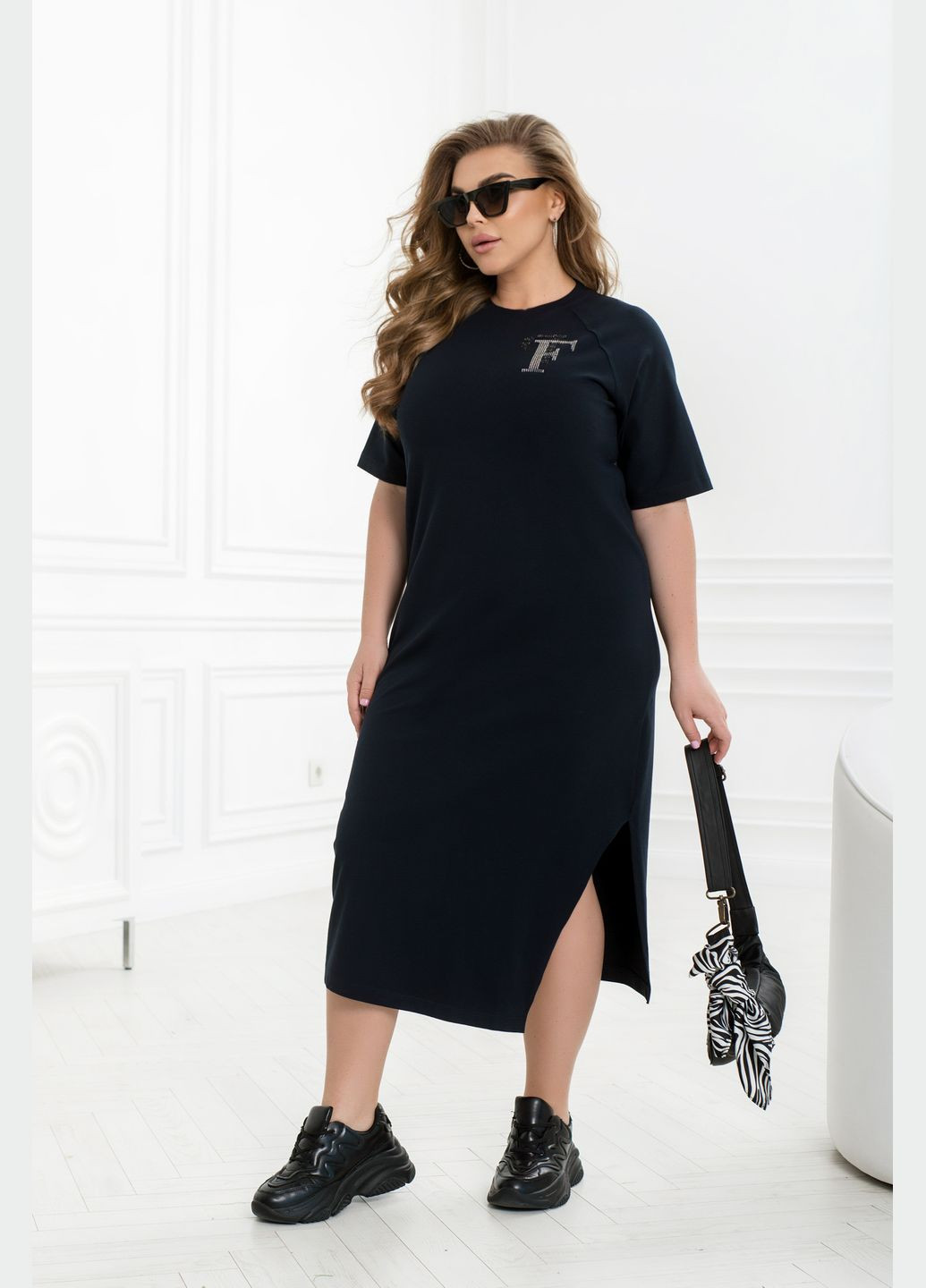 Темно-синее платье Minova с надписью