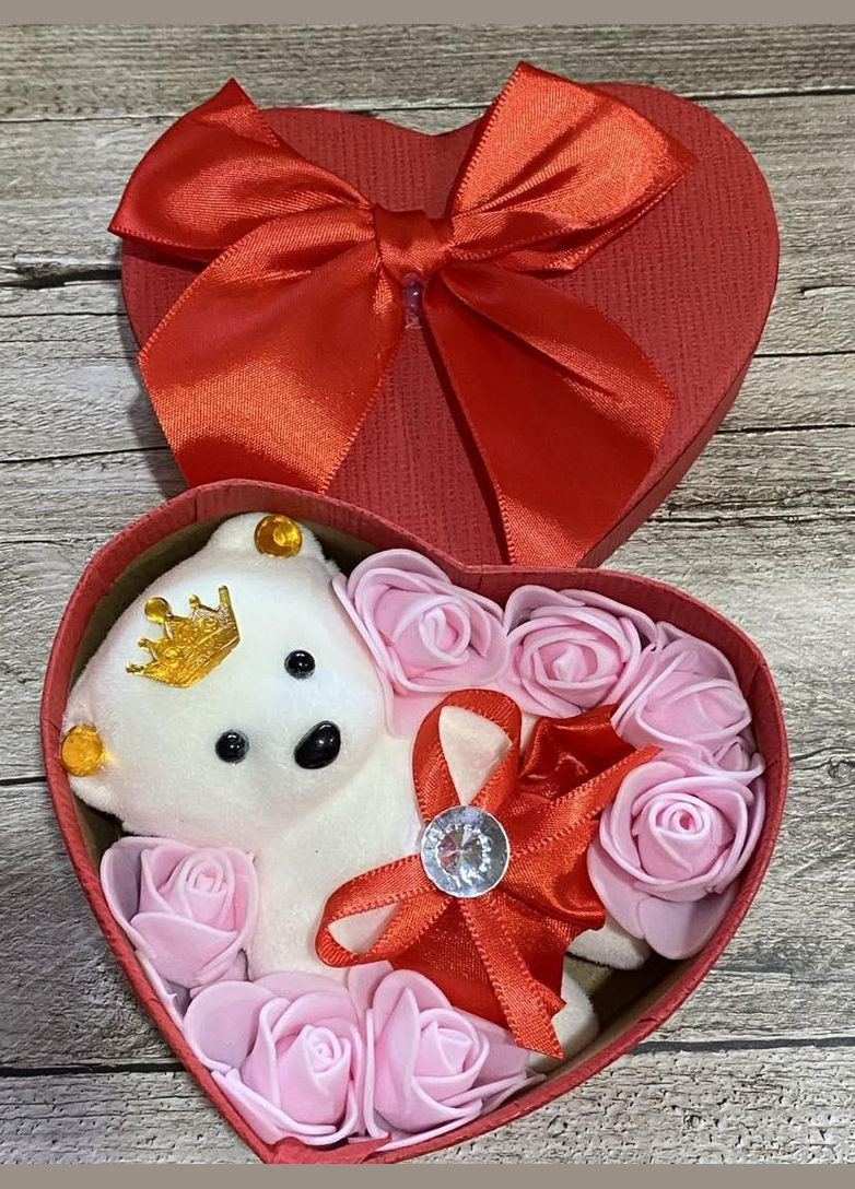 Подарочный набор Мишка с розочками в коробке в форме сердца. No Brand (343052318)