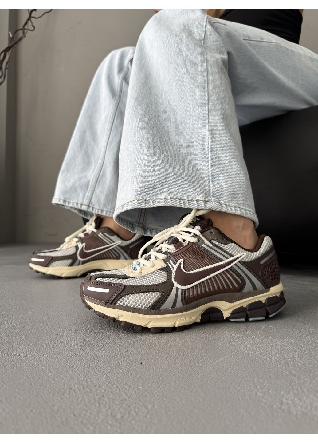 Цветные демисезонные кроссовки мужские nike zoom vomero 5 brown найк аир зум вомеро 5 No Brand
