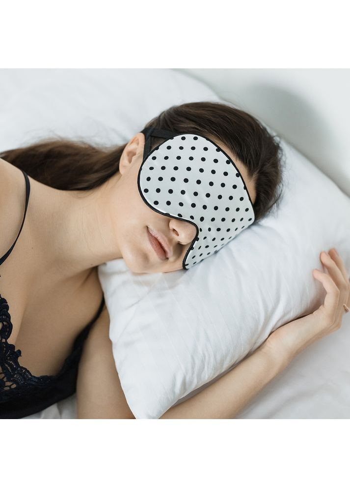 Маска для сну шовкова Чумацький Шлях з нековзкою резинкою в Подарунковій упаковці Білий/Чорний горошок (1138-02) Фабрика Тиші (369550310)