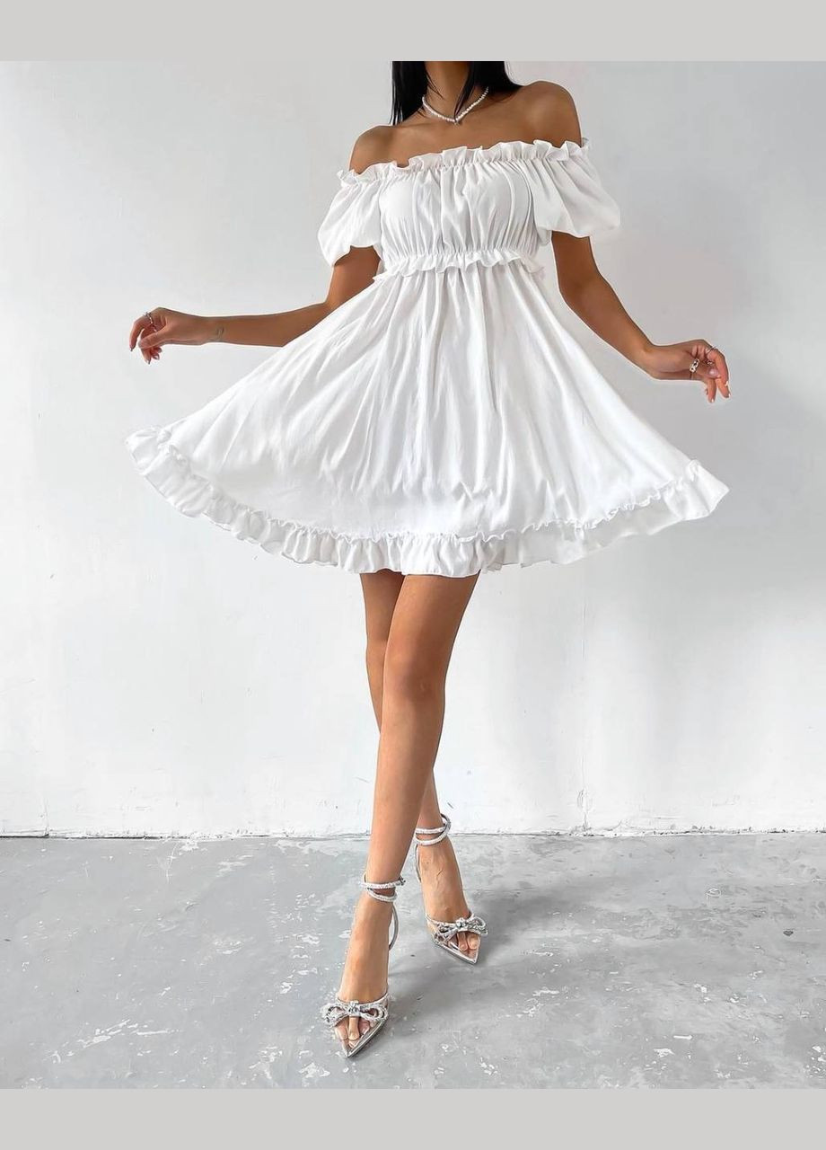 Белое нежное белое летнее платье из американского крепа с открытыми плечами в размере 42-46, короткое платье с открытым декольте No Brand