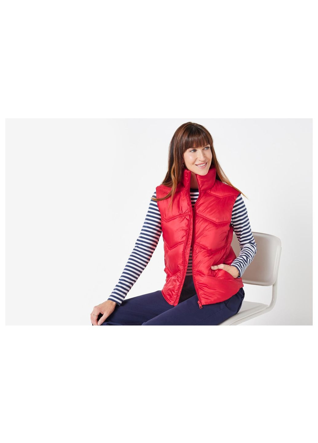 Теплый жилет водоотталкивающий и ветрозащитный для женщины BIONIC-FINISH® ECO 464098 Esmara (366421751)