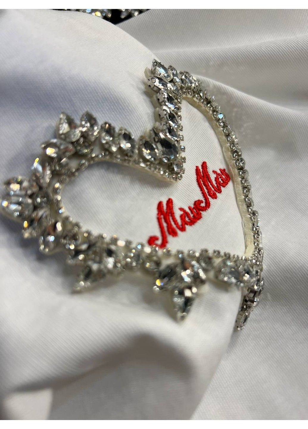 Футболка женская 046 оверсайз базовая однотонная с вышивкой сердце в камнях one size Anni - (325602827)