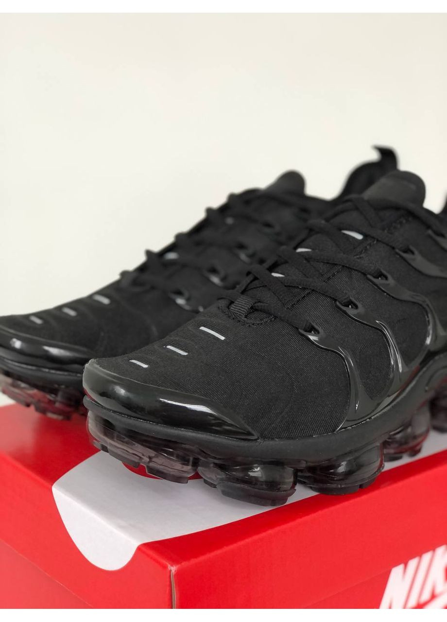 Белые демисезонные кроссовки мужские nike air vapormax plus triple black 924453-004 найк аир вапормакс No Brand