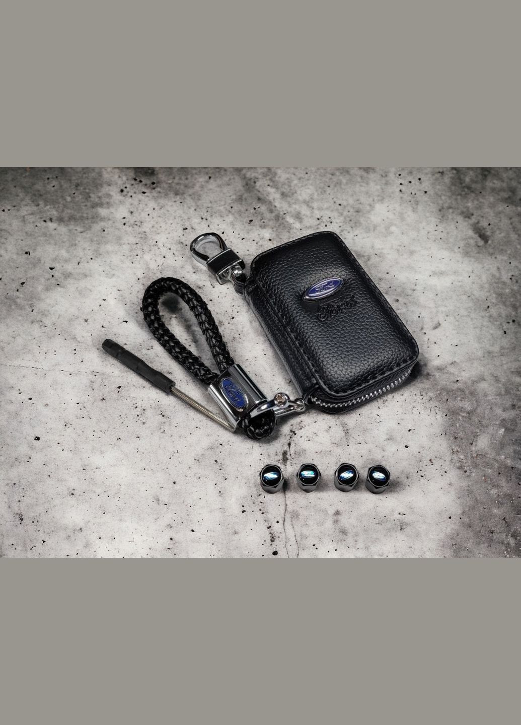 Комплект для водія з логотипом, брелок, ключниця, ковпачки на ніпель Ford (331018761)