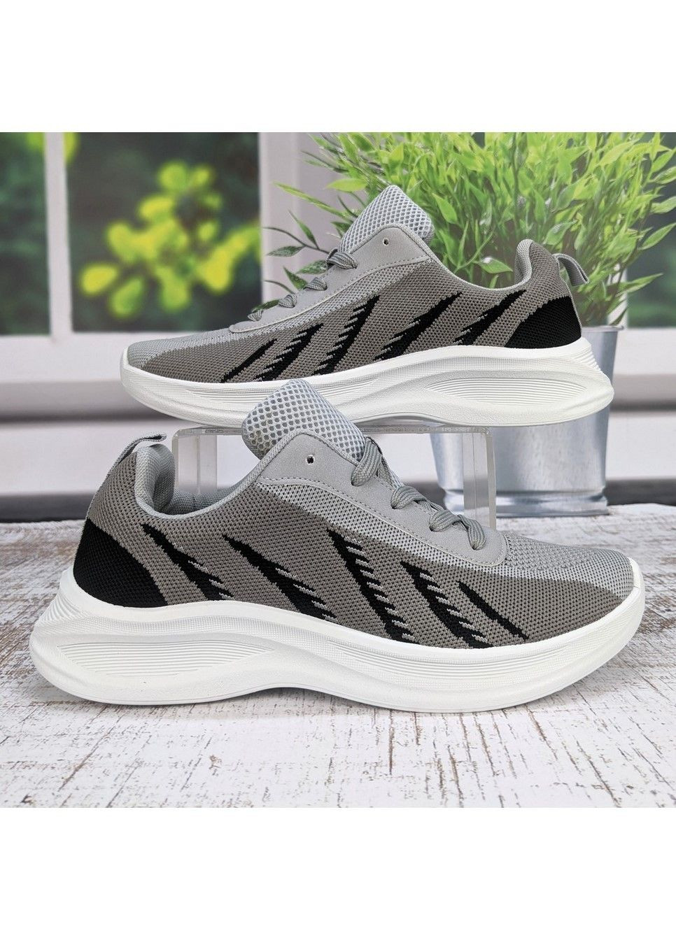 Светло-серые демисезонные кроссовки мужские Bromen