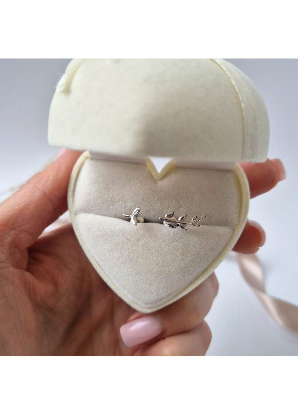 Срібні сережки гвоздики на закрутках Гілочка без каменів срібло 925 проби Родоване вс162/1р 1.47г Nobrand (364653498)