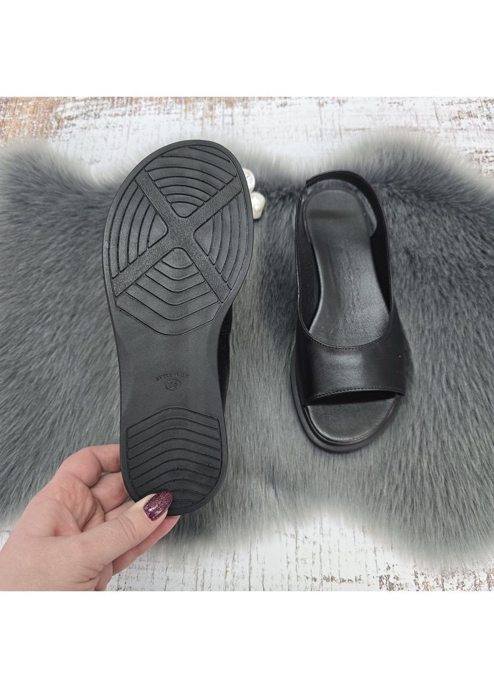 Черные босоножки женские SALI с ремешком