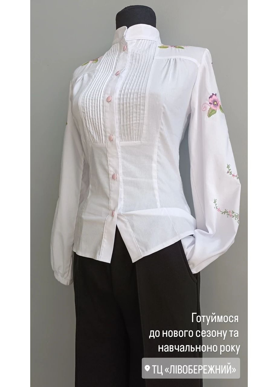 Белая женская блузка с вышивкой 2 Льва (354830325)