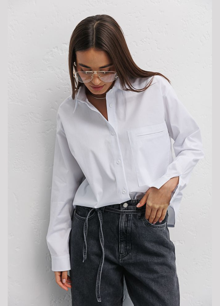 Жіноча сорочка oversize біла з кишенею на грудях Arjen (289787358)