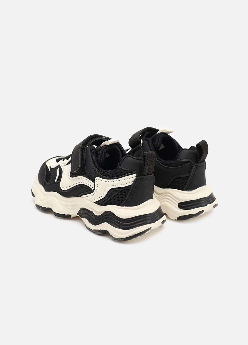 Чорні осінні кросівки для дівчинки, на пласкій підошві колір чорний цб-00273813 Kimboo