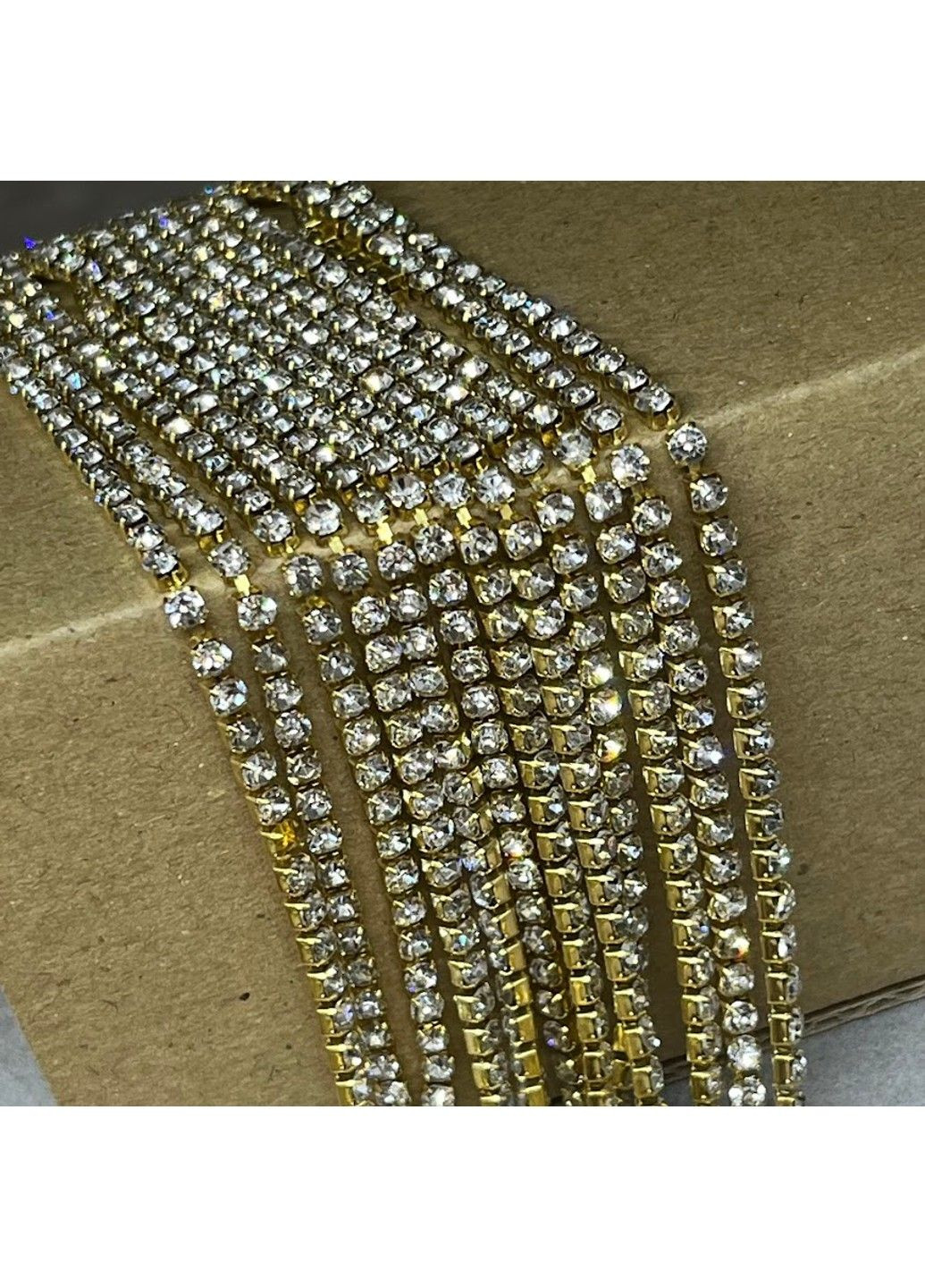 Стразовий ланцюжок ~2,3 мм- колір-золото, відрізок 25 см No Brand (317268354)