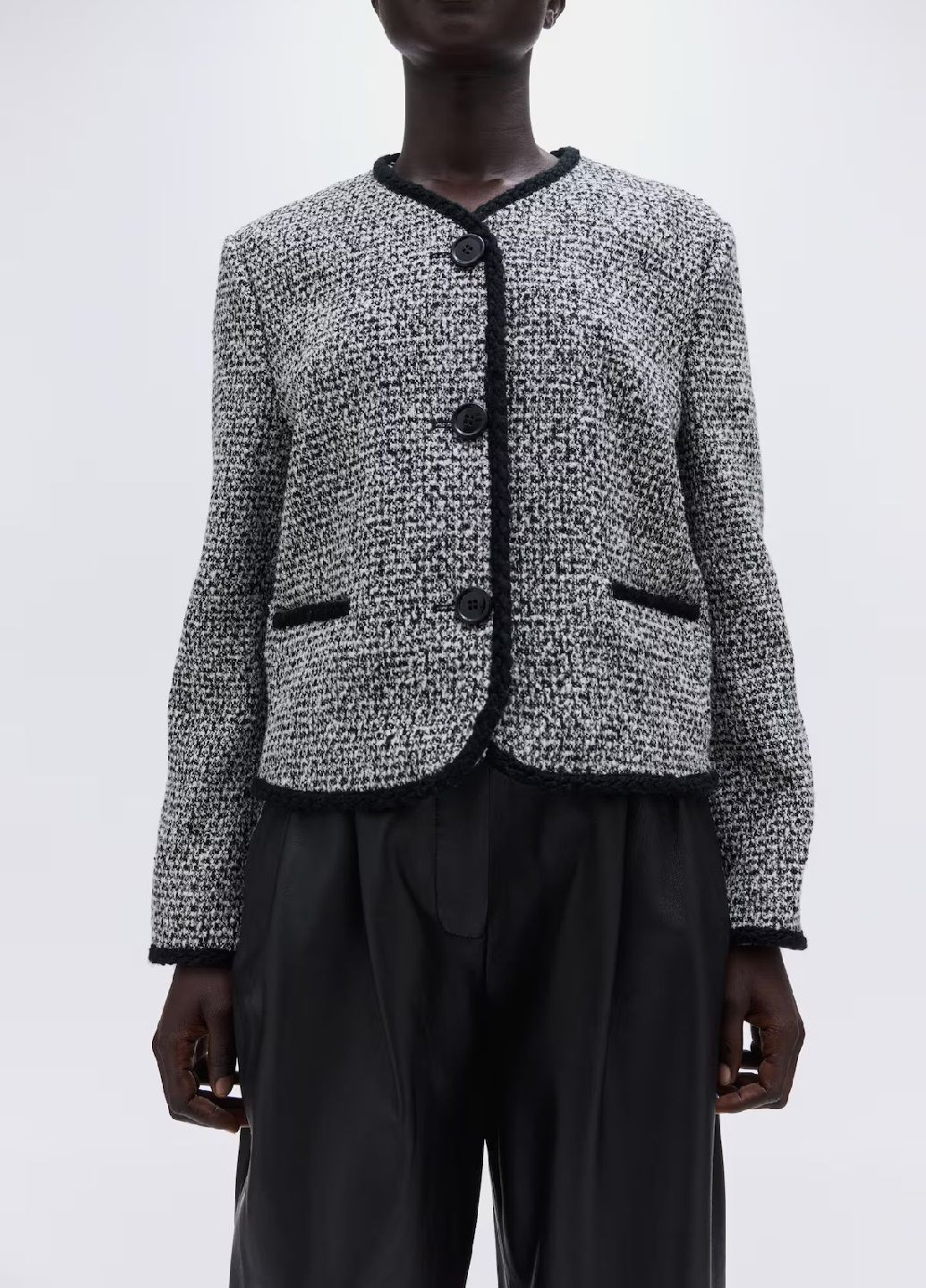 Черная демисезонная куртка H&M