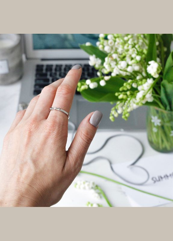 Срібні сережки-бантики з камінням Каштан (342335405)