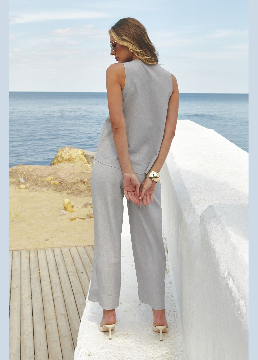 Жилет жіночий асиметричний крій безрукавка жіноча жилетка на ґудзиках льон-котон ST-Seventeen (333832831)