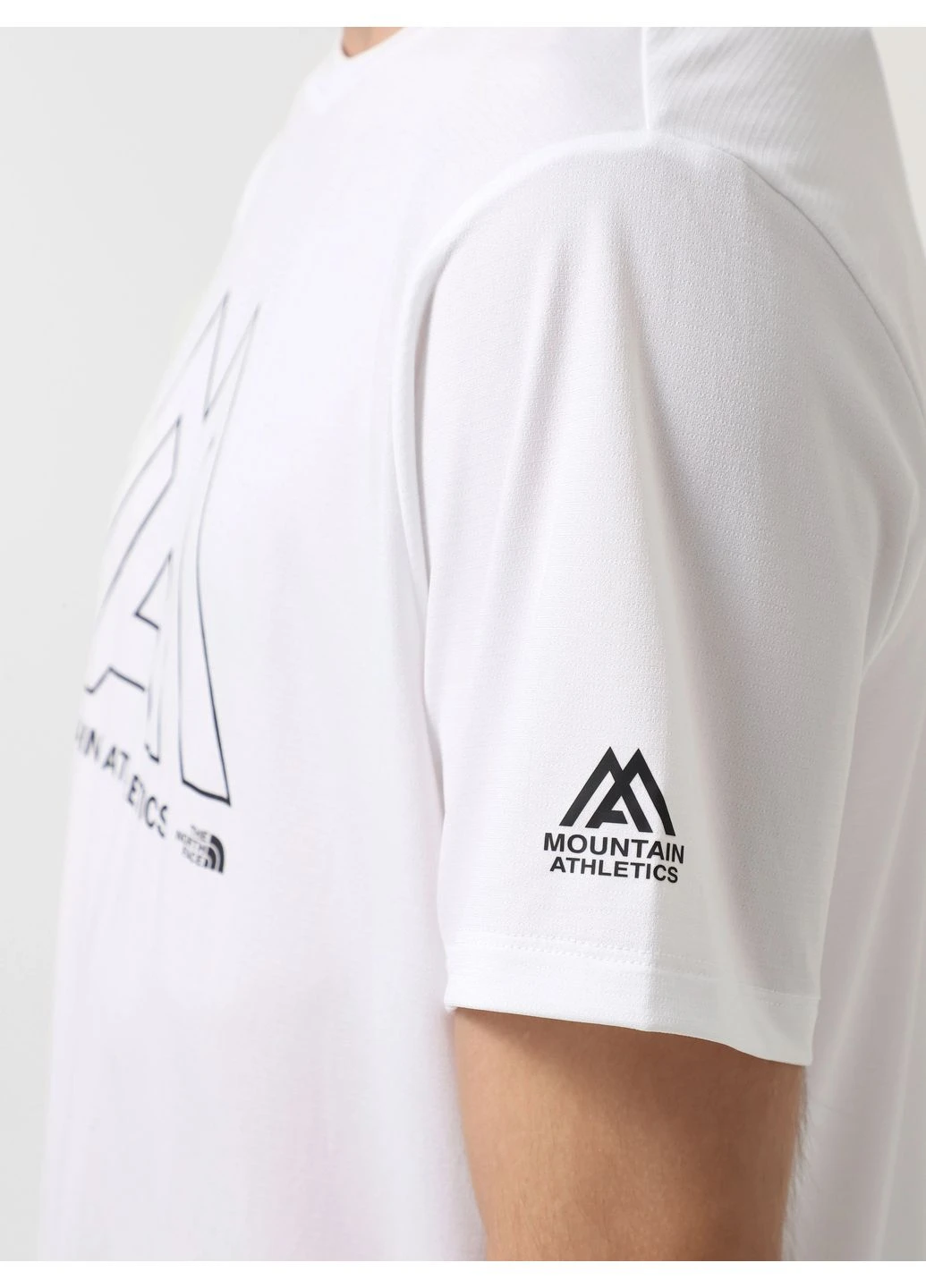 Біла спортивна футболка 8794500 n6616 The North Face